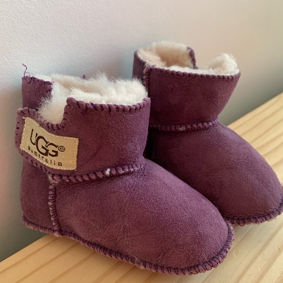 Size 4/5 warm plum colour soft sole baby booties. - Picture 3 of 6